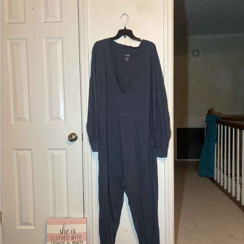 NATURAL LIFE Blue Jumpsuit with V-Neck and Long Sleeves